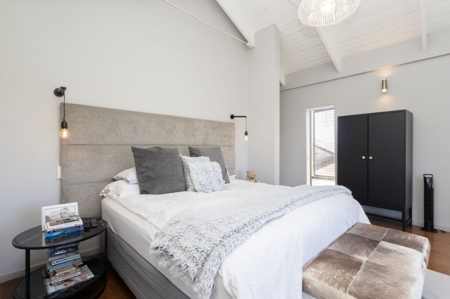 To Let 4 Bedroom Property for Rent in Big Bay Western Cape